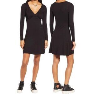 BP Dress Long Sleeve V-Neck Mini Black Solid Casual Neutral